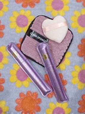 Womens Makeup Tarte Lights, Camara Lashes, Pink Heart Puff Set & Soft Face Towel